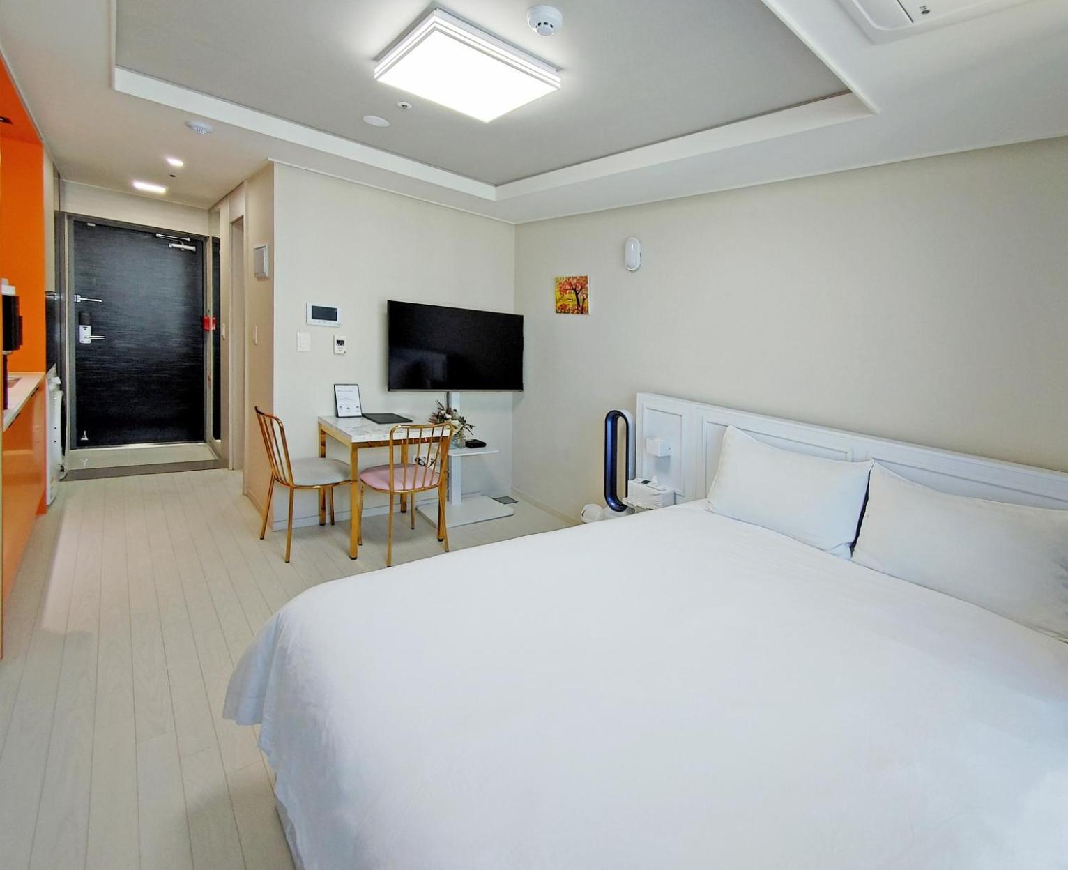 Daegu Star B&B Dsr Hotel Lily Guestroom מראה חיצוני תמונה