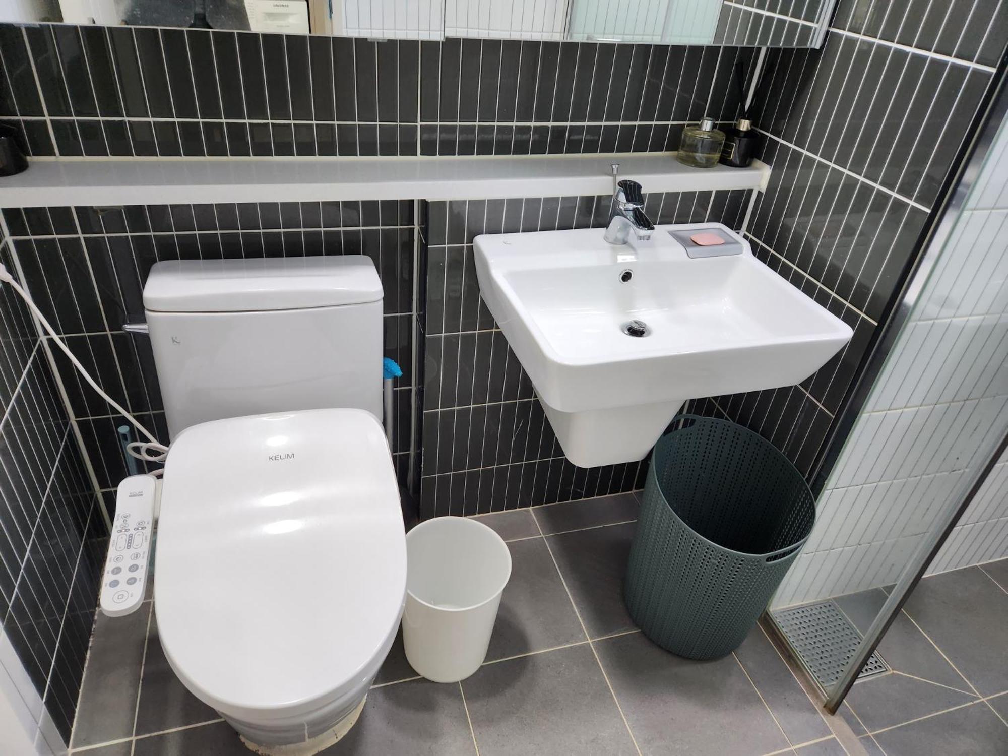 Daegu Star B&B Dsr Hotel Lily Guestroom חדר תמונה
