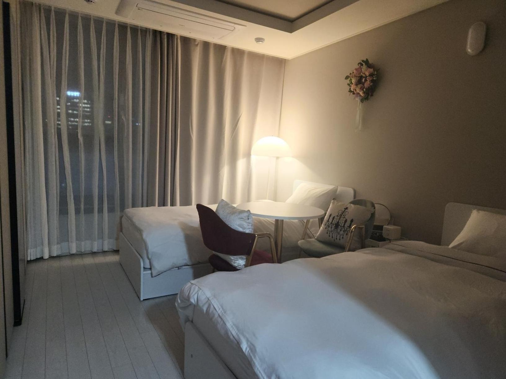 Daegu Star B&B Dsr Hotel Lily Guestroom מראה חיצוני תמונה