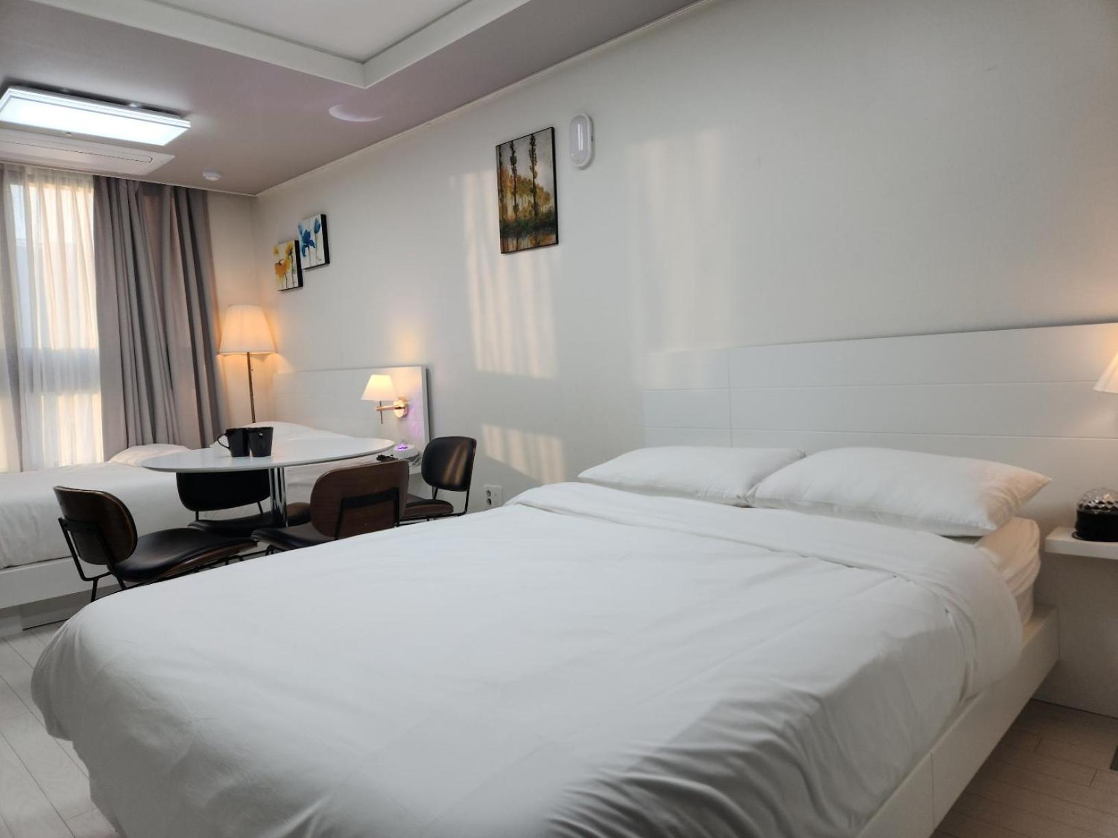 Daegu Star B&B Dsr Hotel Lily Guestroom מראה חיצוני תמונה